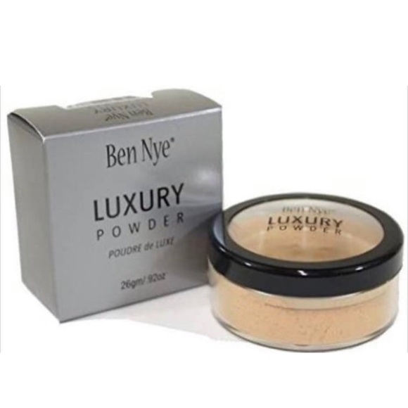 Ben Nye Banana Luxury Powder,highlighting powder - Picture 2 of 5